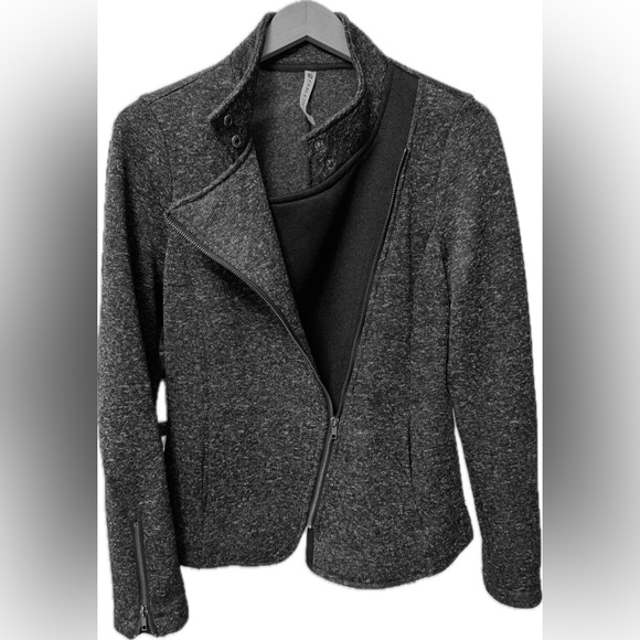 Fabletics KnitFit Moto Jacket Gray Asymmetrical zip athletic Athleisure Size M - Picture 6 of 12